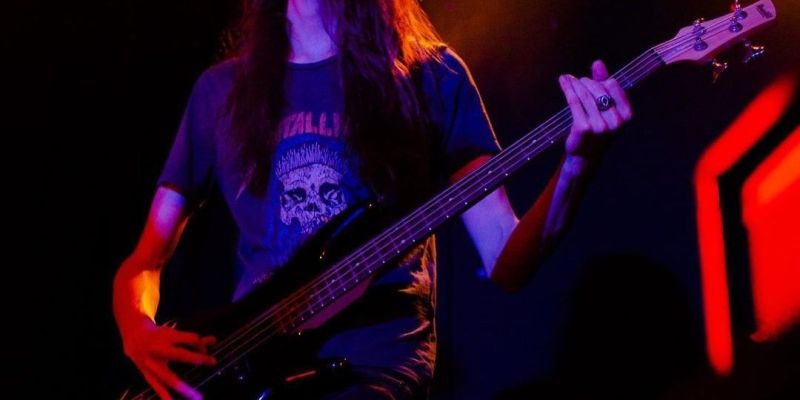 Bassist zoekt evenement/bruiloft band