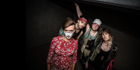 Gezocht: Creatieve Lead gitarist (+- 25-40 jaar oud) voor alternatieve cross-over band met ambitie om semi-professioneel te gaan spelen (Locatie Utrecht)